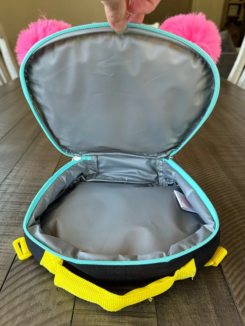 L.O.L. Surprise! Lunch Bag L.O.L. Surprise Pink Pom Pom’s School Snack/Lunch Box